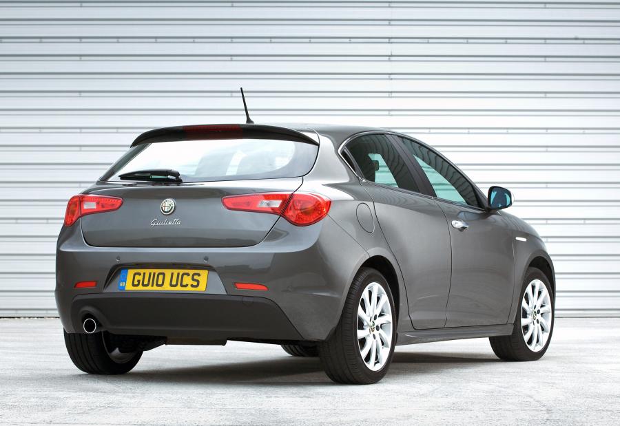  Alfa Romeo Giulietta 2010 года  (UK) (фото 17 из 67)